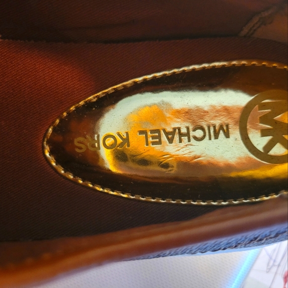 Womans MK sneakers. NWOT - Picture 3 of 4